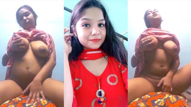 Horny Bengali Girl Beautiful Big Babe Sucking Boobs