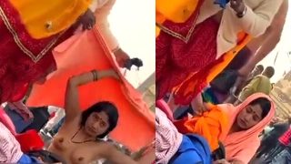 Desi Bhabhi After Bath Outdoor Changing Dress New MMS