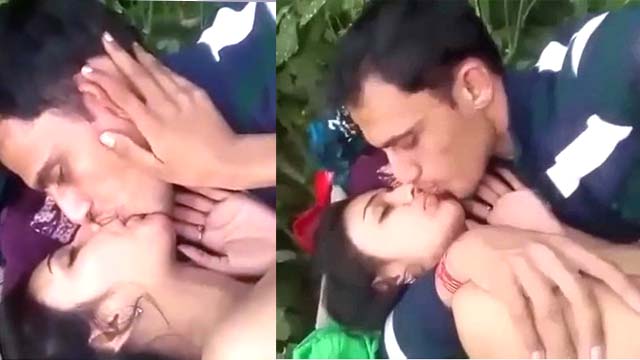 Outdoor Jungle Affair Couple Sex Mms Leak Public Place